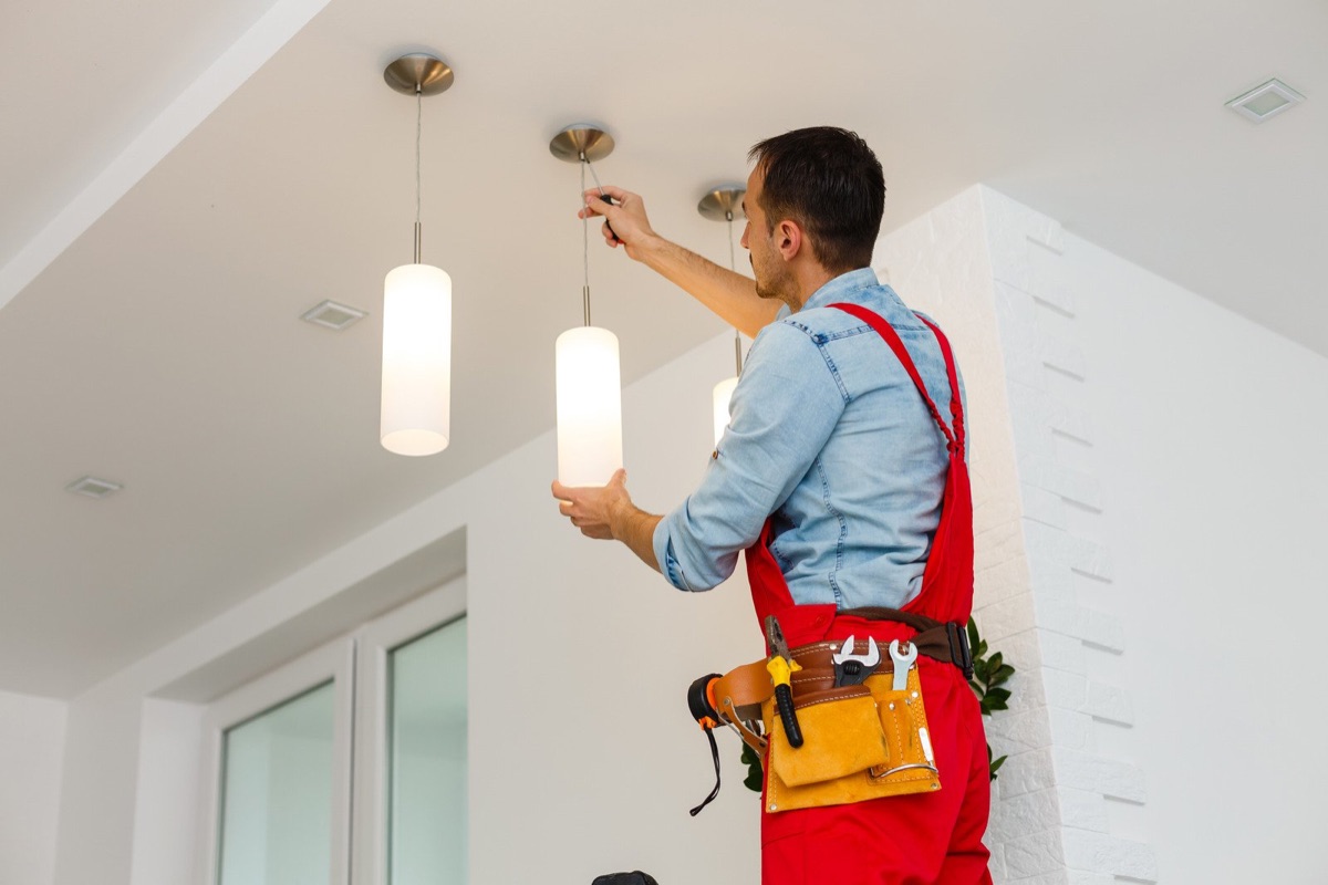 FalconTech Electric working in Winnetka, Illinois